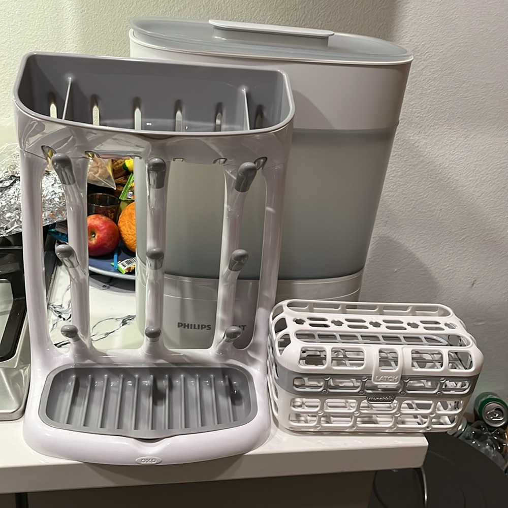 Philips Avent Premium Electric Steam Sterilizer with dryer. Bottle drying rack.